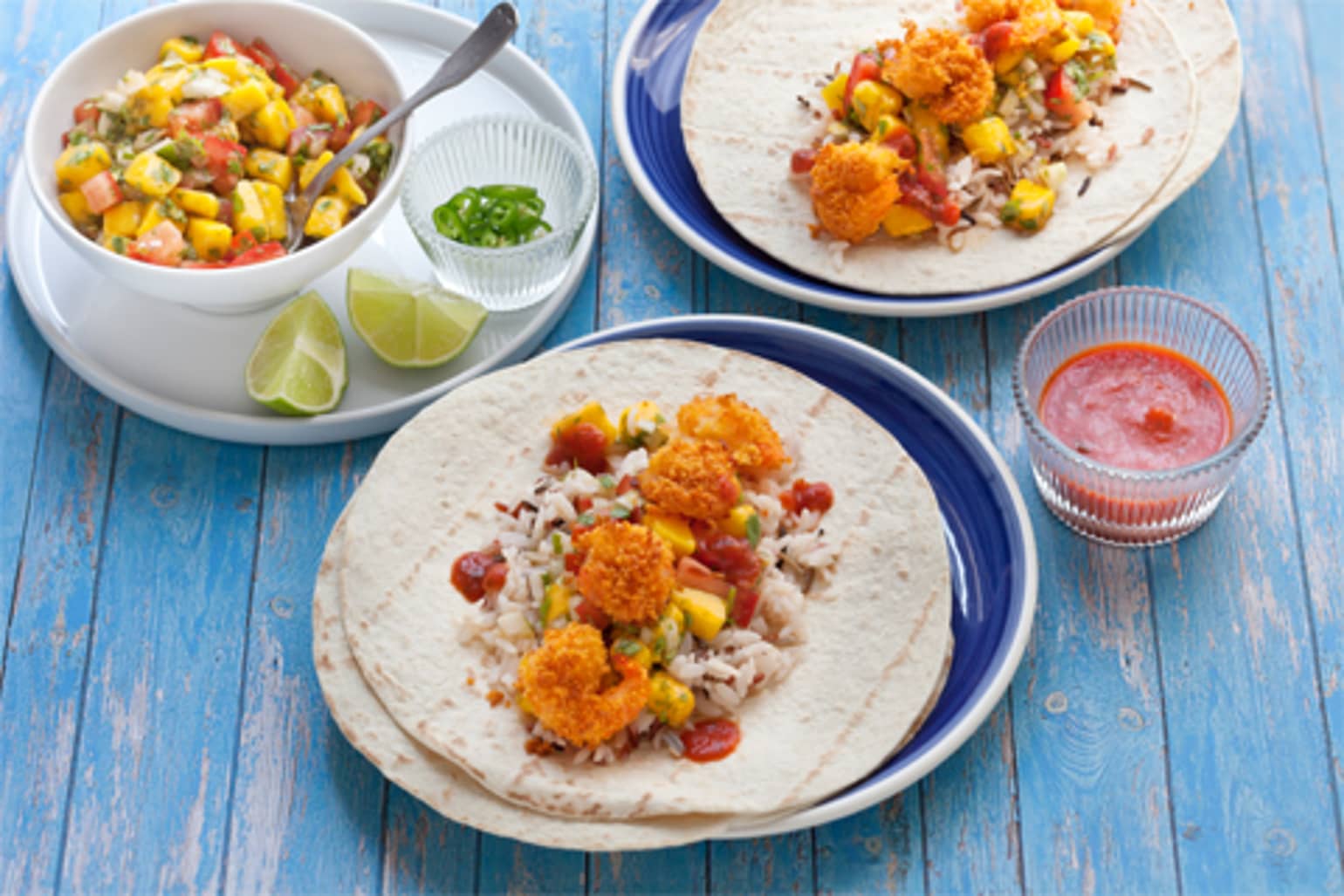 Fajitas de crevettes croustillantes, riz sauvage et salsa de mangue